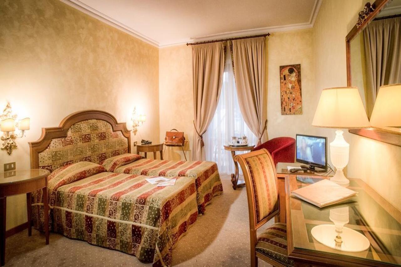 Grand Hotel Helio Cabala Marino Εξωτερικό φωτογραφία